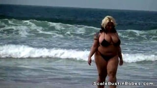Beach Babe Porsche Dali Chubby Ass Lick
