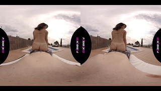 Pornbcn VR 4K A Solas Con La Vecina En La Piscina Comunitaria, Tiene Ganas De Follar Y De Jugar Con Tu Polla POV Mia
